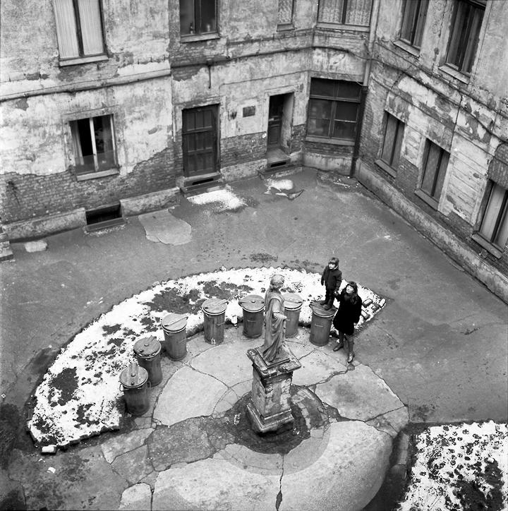 Innenhof Cuxhavener Str. 14, Berlin Tiergarten im Jahr 1968. Foto: Horst Rudolph